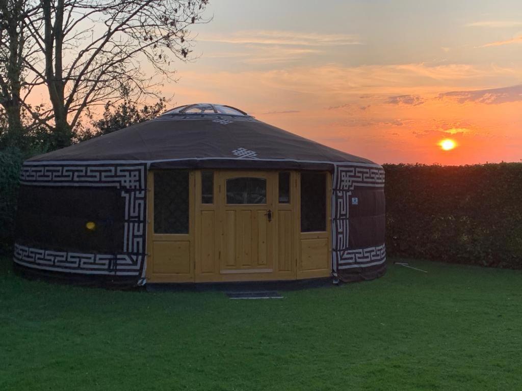 Overnachten In Een Luxe Yurt! Zonnemaire Exterior foto