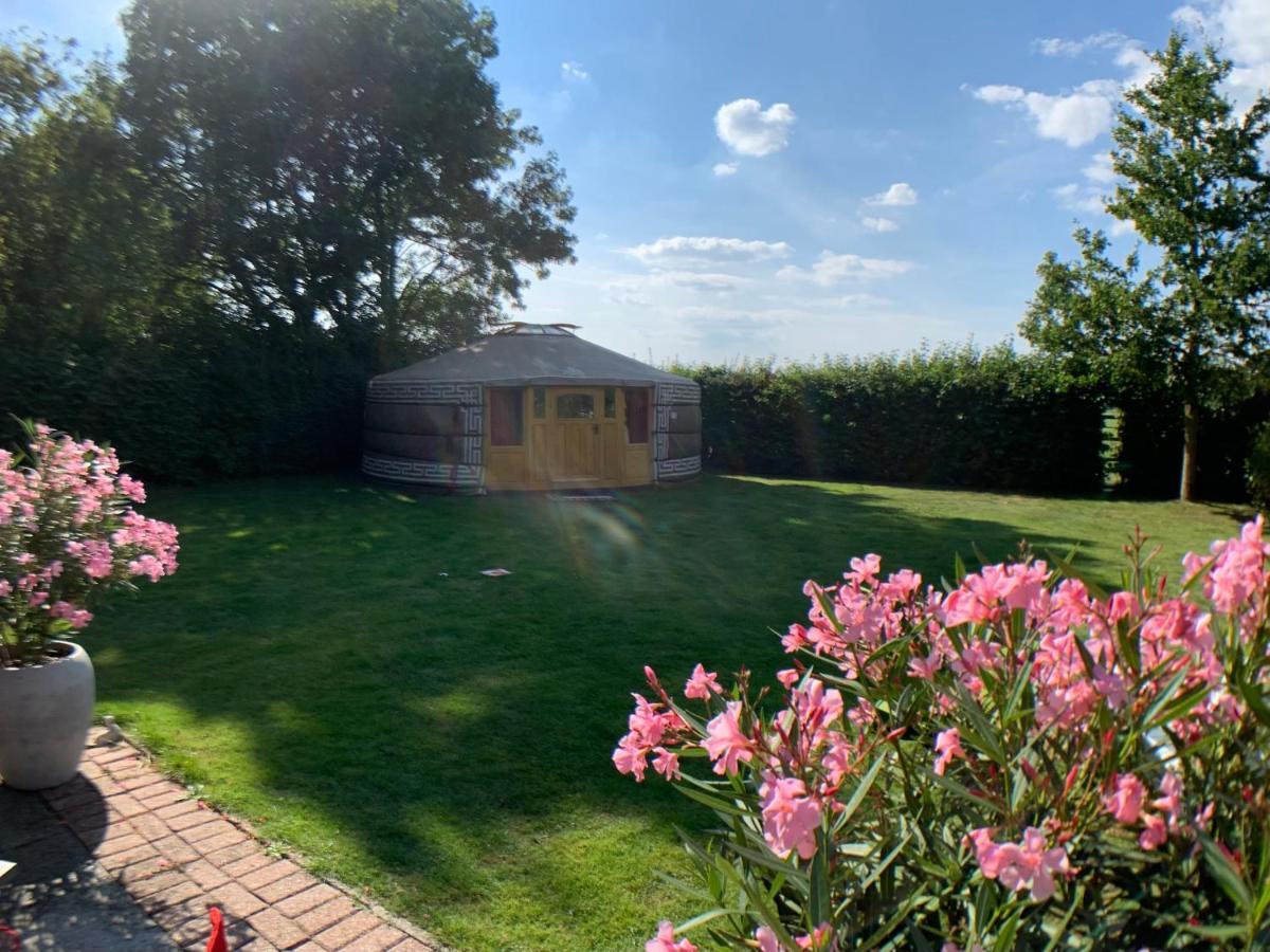 Overnachten In Een Luxe Yurt! Zonnemaire Exterior foto